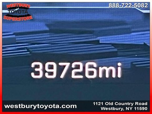Used 2025 Chevrolet Suburban Z71 AWD/4WD image 30