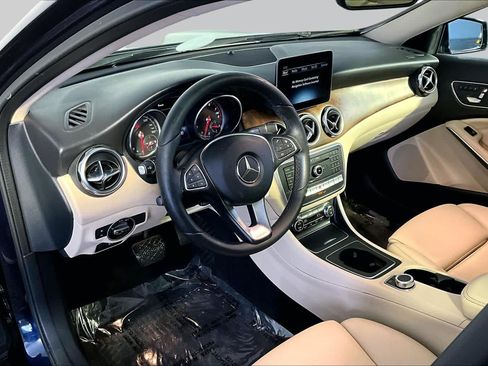 Used 2018 Mercedes-Benz GLA 250 4MATIC image 18