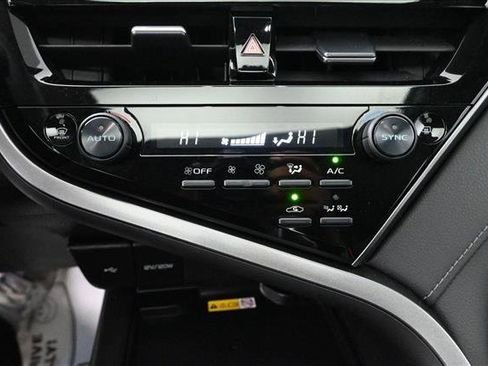 Used 2022 Toyota Camry XLE w/ Navigation Upgrade Package FWD image 13
