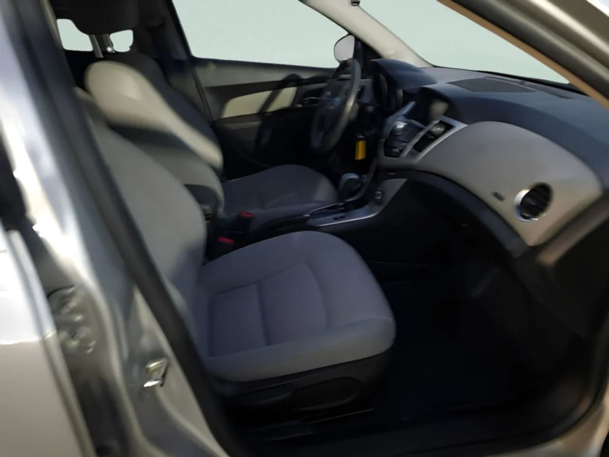 Used 2015 Chevrolet Cruze LT FWD image 30