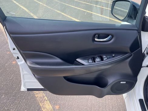 Used 2019 Nissan Leaf SL w/ SL Technology Package FWD image 17