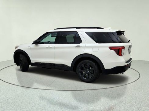 Used 2023 Ford Explorer ST-Line w/ Class IV Trailer Tow Package RWD image 7