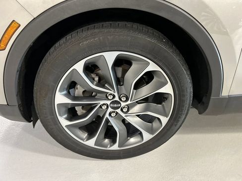 Used 2023 Lincoln Nautilus Reserve AWD/4WD image 13