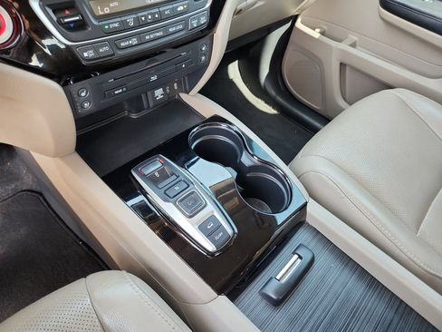 Used 2017 Honda Pilot Elite image 18