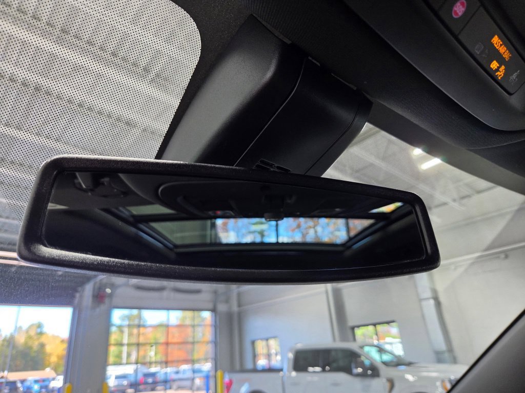 Used 2022 GMC Yukon XL Denali AWD/4WD image 54