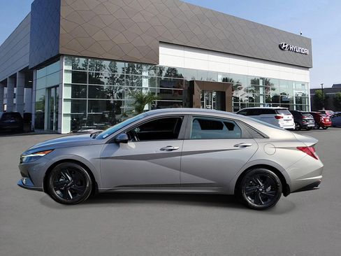 Certified 2023 Hyundai Elantra SEL w/ Cargo Package image 3