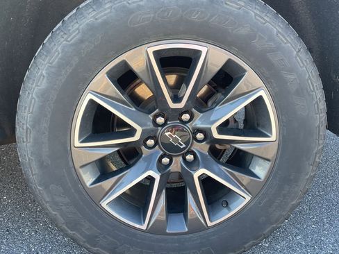 Used 2022 Chevrolet Tahoe Z71 w/ Luxury Package image 10