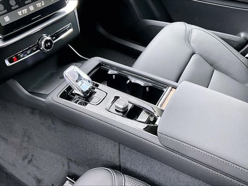 New 2026 Volvo XC90 B6 Plus w/ Protection Package Premier image 10