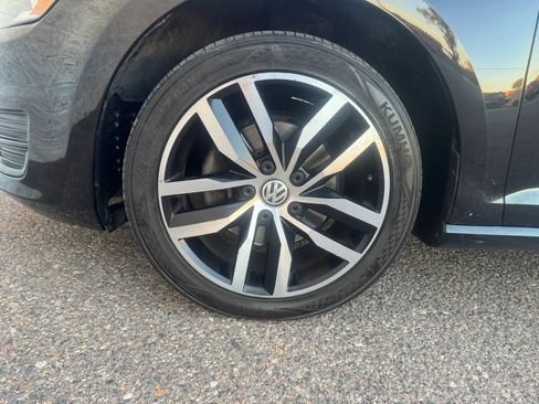 Used 2015 Volkswagen Golf TDI S FWD image 25