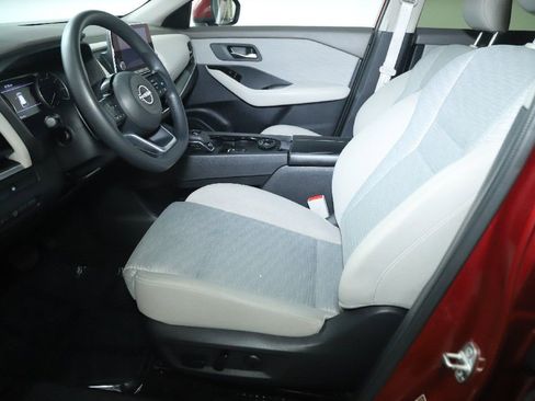 Certified 2023 Nissan Rogue SV image 28