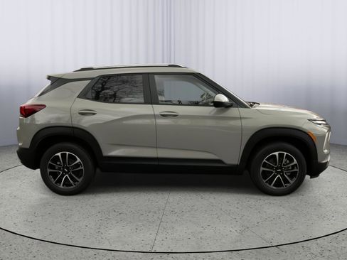 New 2026 Chevrolet TrailBlazer LT w/ Convenience Package AWD/4WD image 9