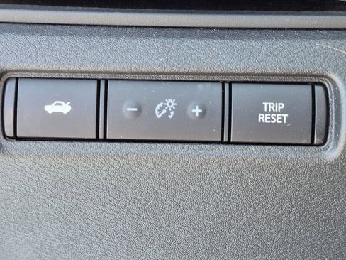 Used 2025 Nissan Altima 2.5 SV FWD image 9