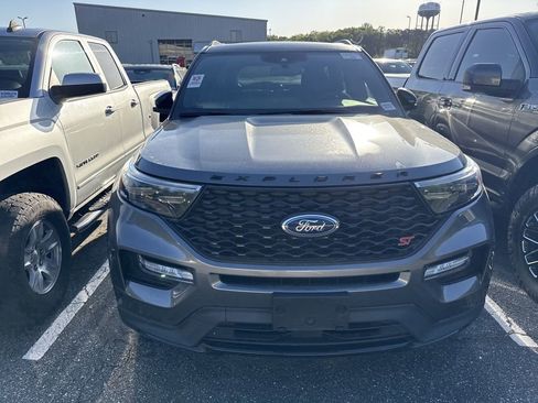 Used 2022 Ford Explorer ST w/ Equipment Group 401A image 4
