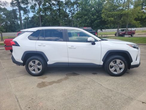 Certified 2025 Toyota RAV4 XLE FWD image 8
