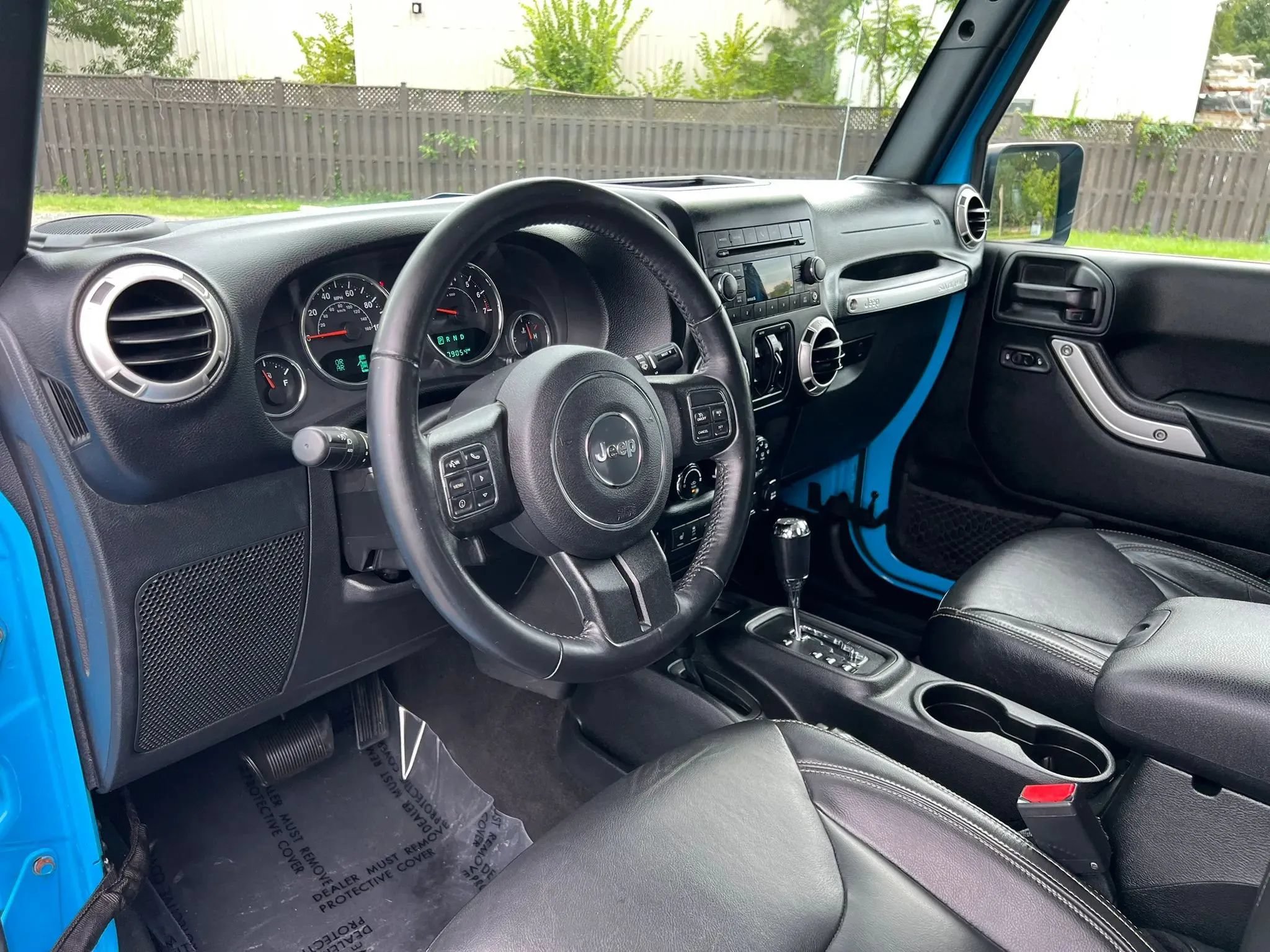 Used 2017 Jeep Wrangler Unlimited Sahara w/ Max Tow Package AWD/4WD image 15