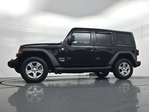 Used 2018 Jeep Wrangler Unlimited Sport S AWD/4WD image 37