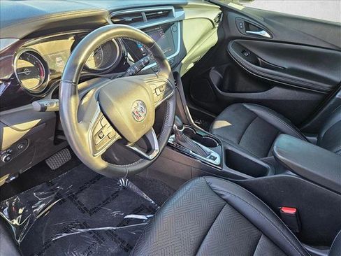 Used 2022 Buick Encore GX Essence w/ Experience Buick Package image 10