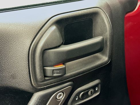 Used 2013 Jeep Wrangler Sport image 15