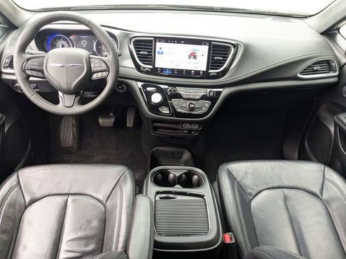 Used 2022 Chrysler Pacifica Touring-L w/ S Appearance Package image 21