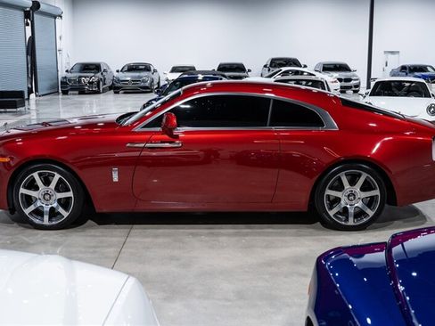 Used 2019 Rolls-Royce Wraith RWD image 3