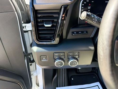 Used 2024 GMC Sierra 1500 AT4 w/ Technology Package image 18