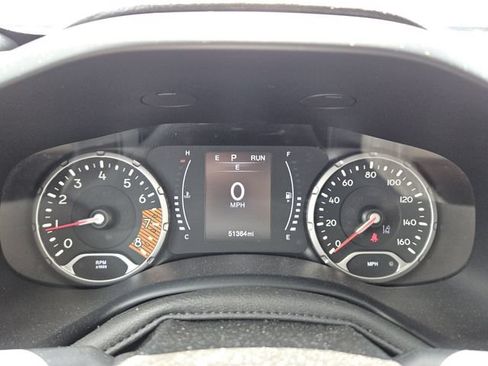 Used 2023 Jeep Renegade Latitude AWD/4WD image 23