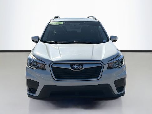 Used 2020 Subaru Forester Premium image 8