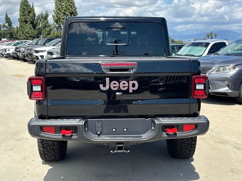 New 2026 Jeep Gladiator Rubicon w/ Steel Power Dome Hood Package AWD/4WD image 5