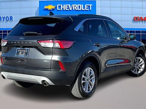 Used 2020 Ford Escape SE image 5