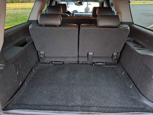 Used 2008 Chevrolet Suburban LT image 23