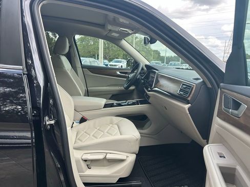 New 2026 Volkswagen Atlas SE FWD image 29