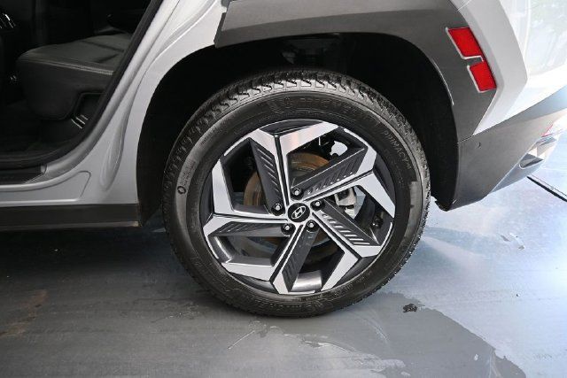 Used 2024 Hyundai Tucson Limited AWD/4WD image 14