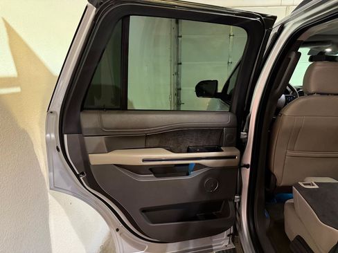 Used 2019 Ford Expedition Limited AWD/4WD image 11