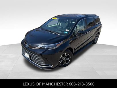 Used 2025 Toyota Sienna Platinum