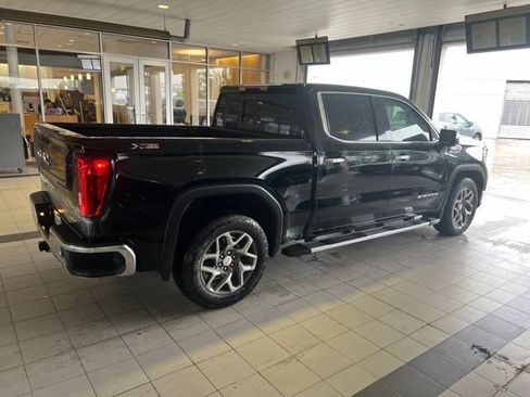 Used 2023 GMC Sierra 1500 SLT AWD/4WD image 4