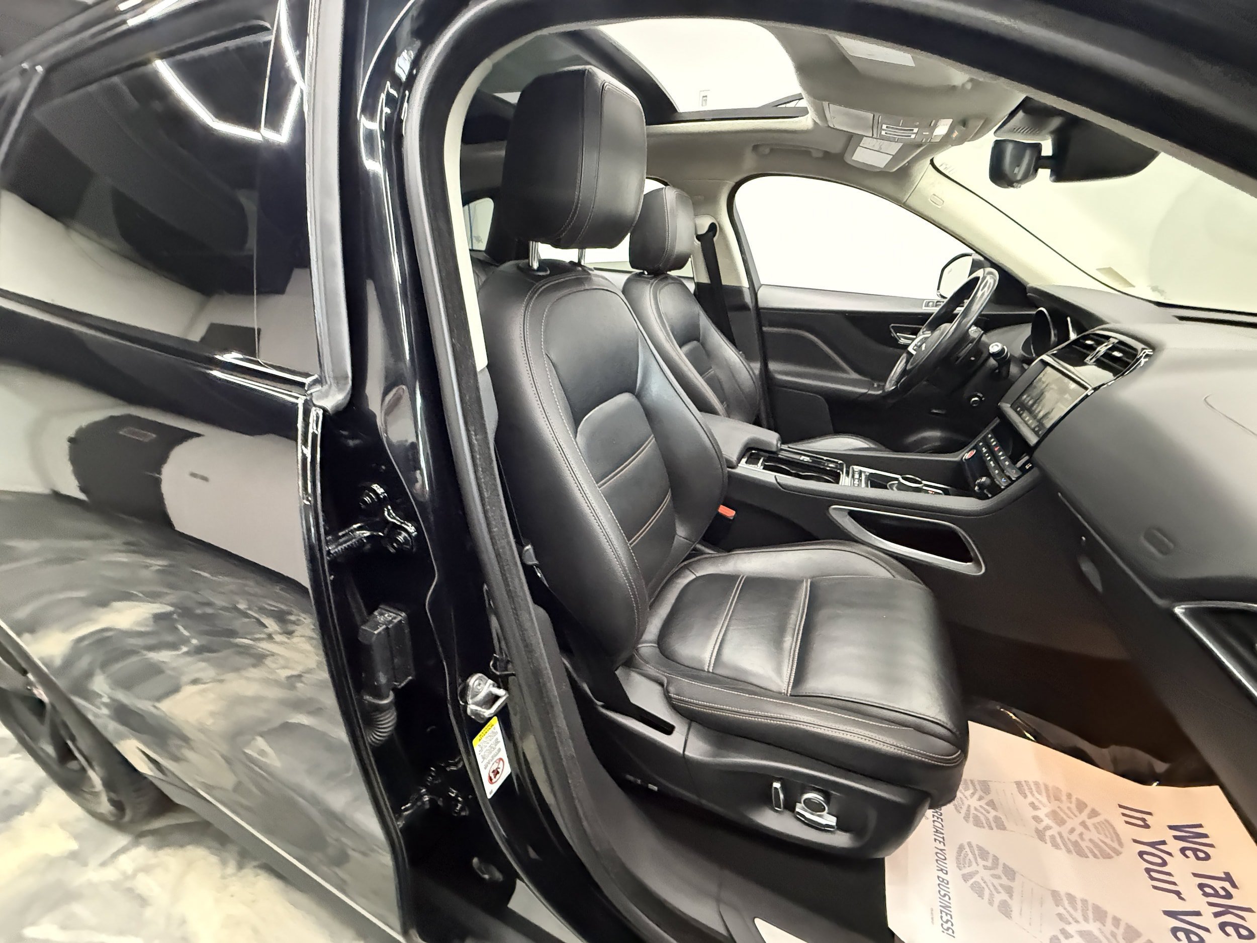 Used 2020 Jaguar F-PACE Prestige AWD/4WD image 25