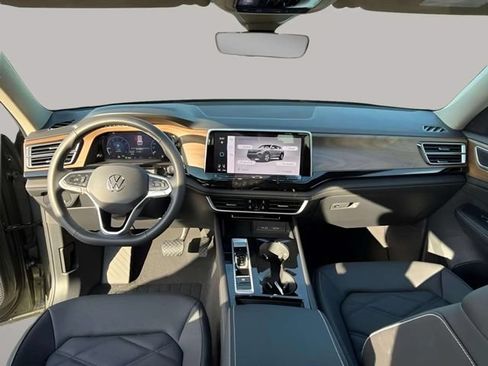 New 2026 Volkswagen Atlas SE FWD image 5