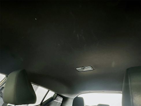 Used 2021 Toyota C-HR XLE image 21