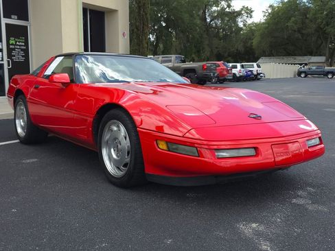 Used 1996 Chevrolet Corvette Coupe RWD image 3