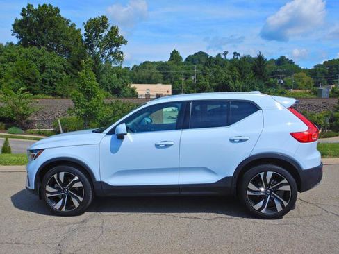Used 2024 Volvo XC40 B5 Plus w/ Protection Package Premier AWD/4WD image 12