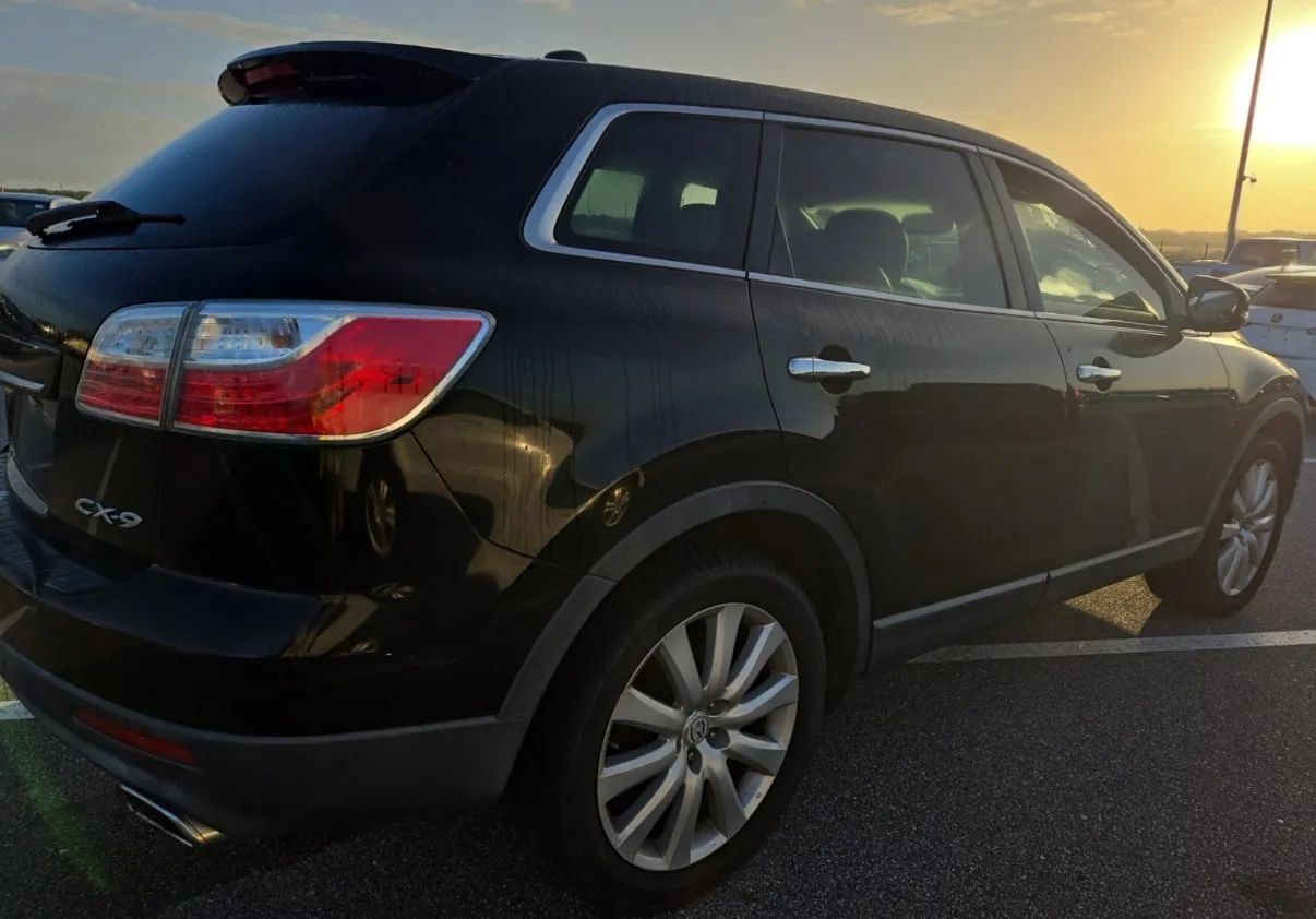 Used 2010 MAZDA CX-9 Grand Touring w/ Moonroof & Bose Audio Pkg FWD image 4