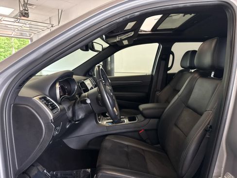 Used 2020 Jeep Grand Cherokee Altitude AWD/4WD image 11
