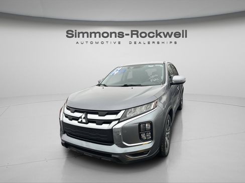 Used 2024 Mitsubishi Outlander Sport SE image 3