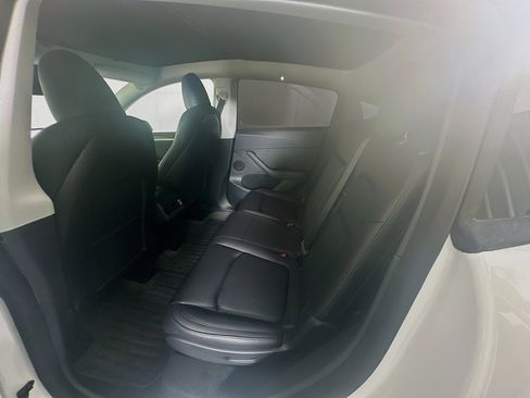 Used 2023 Tesla Model Y Long Range image 28