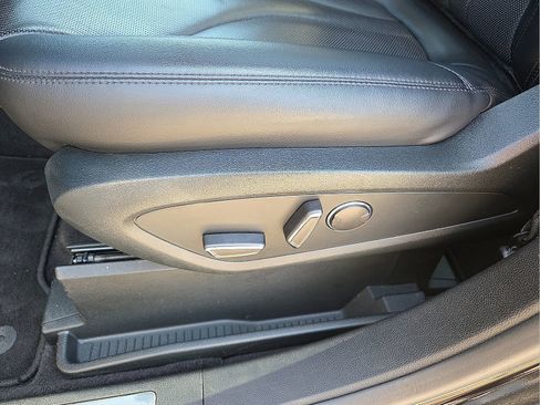 Used 2022 Lincoln Nautilus Reserve w/ Equipment Group 201A image 13