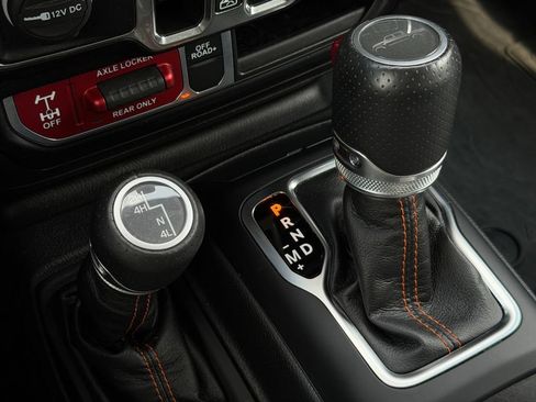 Used 2022 Jeep Gladiator Mojave w/ LED Lighting Group AWD/4WD image 16