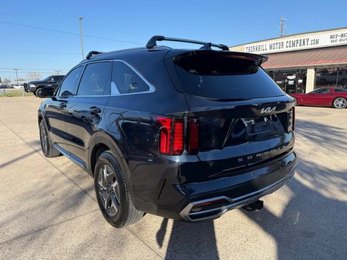 Used 2022 Kia Sorento S image 5