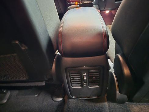 Used 2025 Dodge Durango GT RWD image 35