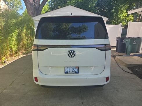 Used 2025 Volkswagen ID. Buzz Pro S RWD image 4