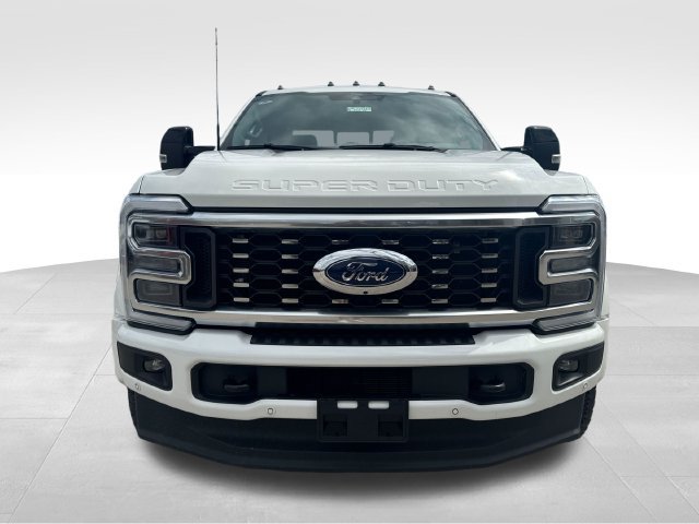 Used 2025 Ford F450 Platinum w/ FX4 Off-Road Package AWD/4WD image 2